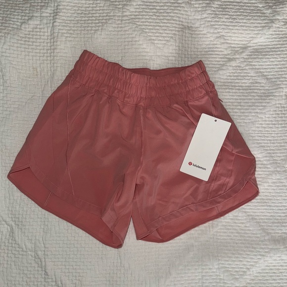 Lululemon Track That Mid-Rise Short 5” - Picture 1 of 4